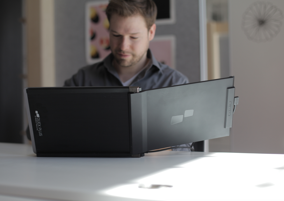 Mobile Pixels - DUEX Plus - 13-Inch IPS Slide-Out portable Display - Tweede kans